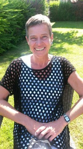 Regine Thrunherr-Mafli, Leitung, Service, Backen, Zither Ich liebe das Gastgewerbe. Zu uns kommen Menschen, die unser Engagement schätzen. Es ist eine Freude in einem so familiären Umfeld arbeiten zu können. Das perDu ist einmalig.