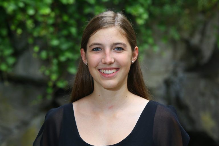 Sabrina PfefferkornDie Matura ist eigentlich genau so gut gelaufen, wie ich es mir vorgestellt habe. Ich war aber auch sehr gut vorbereitet. Ich möchte mich nun für ein Medizinstudium in Innsbruck einschreiben, weil ich später Chirurgin werden will.