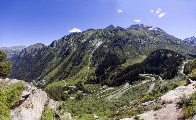 Safari durch die SilvrettaDie Bike-Tour führt vom Vermuntsee durch das breite Gebirgstal des Großvermunts zur Bielerhöhe mit dem Silvrettasee. Nach einem Besuch inTirol endet der Ausflug mit der Fahrt durch das wildromantische Ganifertal.