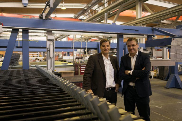 Schelling-Geschäftsführer Stefan Gritsch und Wolfgang Rohner investieren 2015 kräftig. Foto: VN/Hartinger