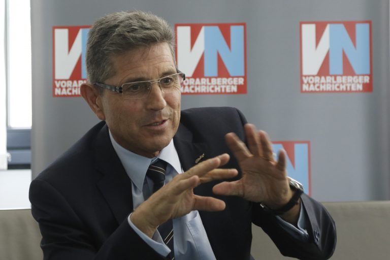 Schlumberger-Vorstandschef Eduard Kranebitter: „Die Sektsteuer bringt kein Geld und kostet Arbeitsplätze.“ Foto: VN/Paulitsch