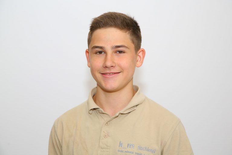 Sebastian Schwarz, 1. Lehrjahr Nach einem Schnuppertag habe ich diesen Beruf ausgewählt, weil er so abwechslungsreich ist. Die Kollegen sind total nett und zeigen mir alles.