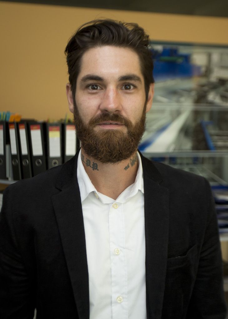 Simon Peter, Konstrukteur Meine Arbeit am Computer ist tagtäglich eine neue Herausforderung. Natürlich ist es reizvoll, speziell für Automobilkonzerne Lösungen zu finden.