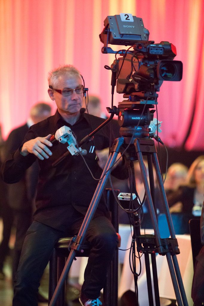 Souveräne Kameraführung durch die Festspielhaus-Technik.