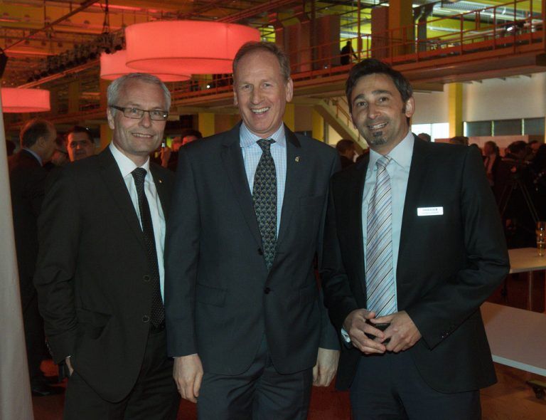 Sparkassen-Vorstand Anton Steinberger (l.) mit Loek Versluis (McDonalds) und Wolfgang Ender.