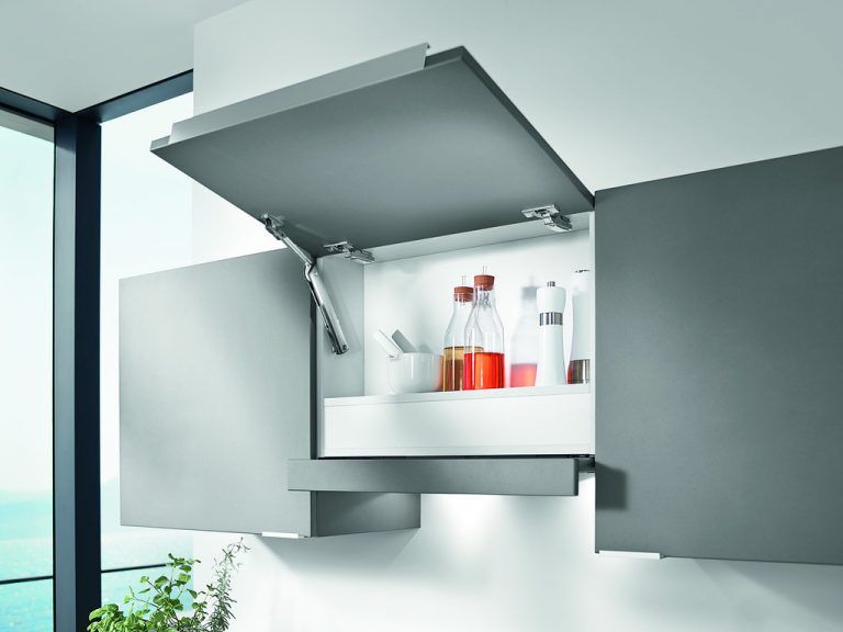 Spitzen-InnovationenBeschlägehersteller Blum besitzt über 1000 Patente und baut auf ständige Innovation.» AusgezeichnetDie Jury des Designpreises Interior hat die neue Bewegungstechnologie Tip-on Blumotion sowie den Klappenbeschlag Aventos HK-XS als „Winner 2015“ ausgezeichnet.