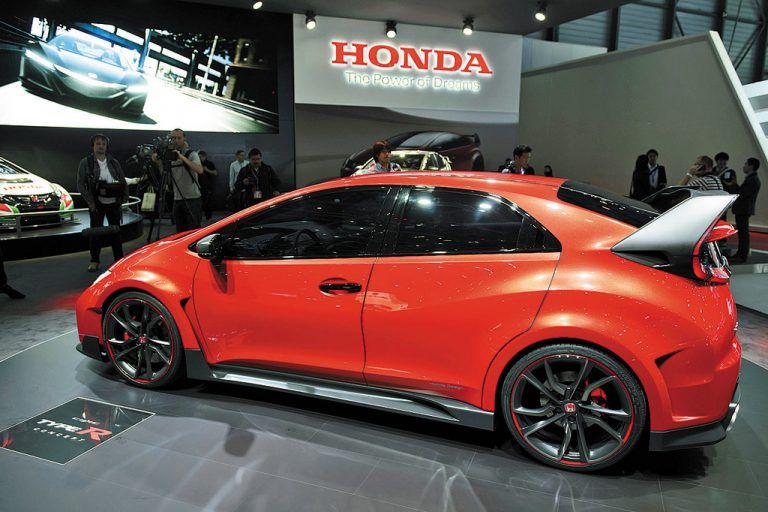 SportwagenEinen Rennwagen für die Straße zeigt Honda mit dem Civic Type R Concept. Unter der Haube arbeitet ein Vierzylinder-Turbomotor mit wenigstens 280 PS.