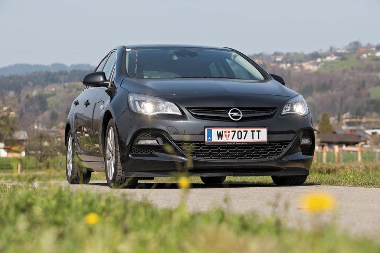 Steht da wie der „Wolf im Schafspelz“. Opel Astra mit 195 PS und 400 Nm Drehmoment. Fotos: vn/Steurer