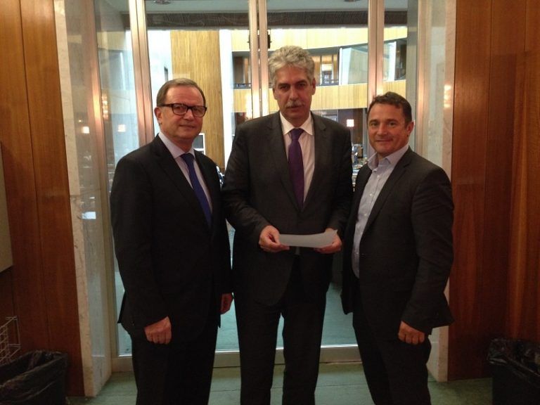 Treffen mit Österreichs Finanzminister in Wien: Karlheinz Kopf und Norbert Sieber (beide ÖVP) mit Hans Jörg Schelling.  