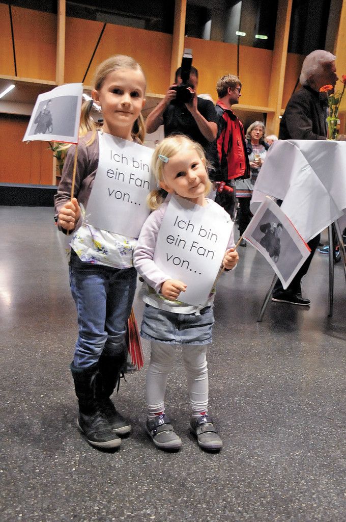 Valentina und Mathilda Reis, die Götekinder und eifrigsten Daumendrücker von Bonadimann.