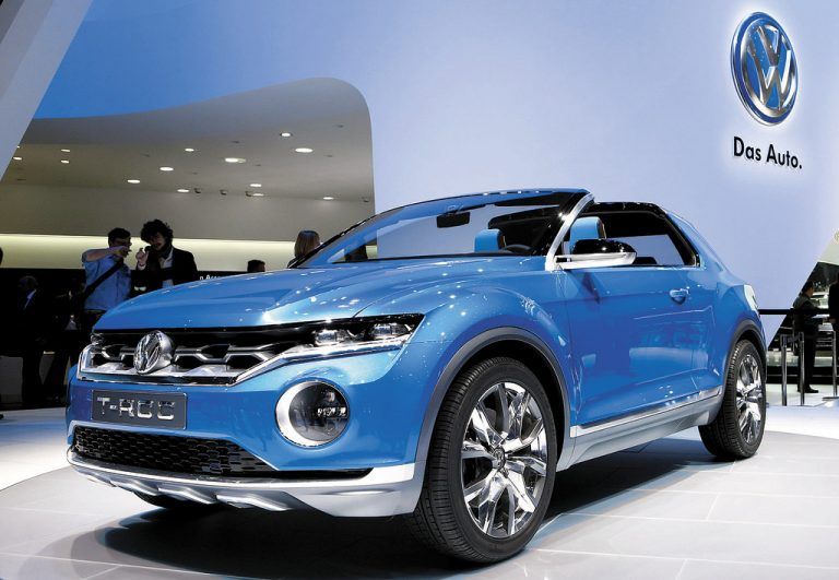 Volkswagen T-RocEin Golf fürs Gelände. In Genf zeigt VW als Weltpremiere die Fahrzeugstudie T-Roc. Fallen die Reaktionen darauf positiv aus, könnte er bald gebaut werden. Vertriebsvorstand Christian Klingler sieht jedenfalls großes Potenzial.