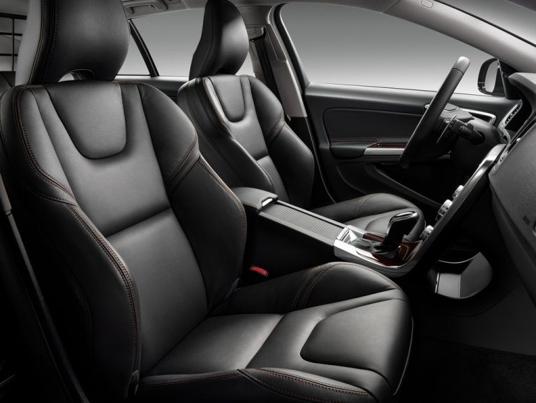Volvo V60 Cross Country - interior detail