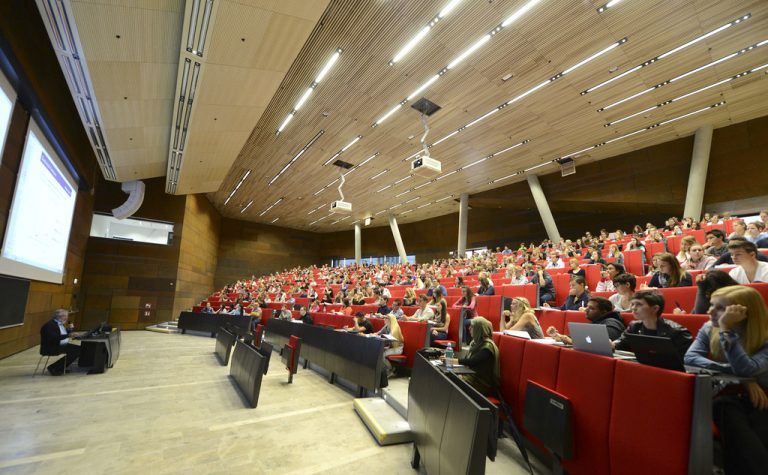 Auch mit Lehre und anderen Ausbildungen kann man studieren, z. B. an der Wirtschaftsuniversität in Wien.  Foto: APA