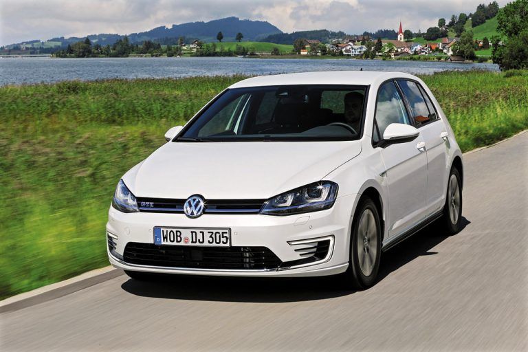 VW Golf GTE: Blaue Design-Akzente charakterisieren Volkswagens ersten Plug-In-Hybrid. Fotos: werk