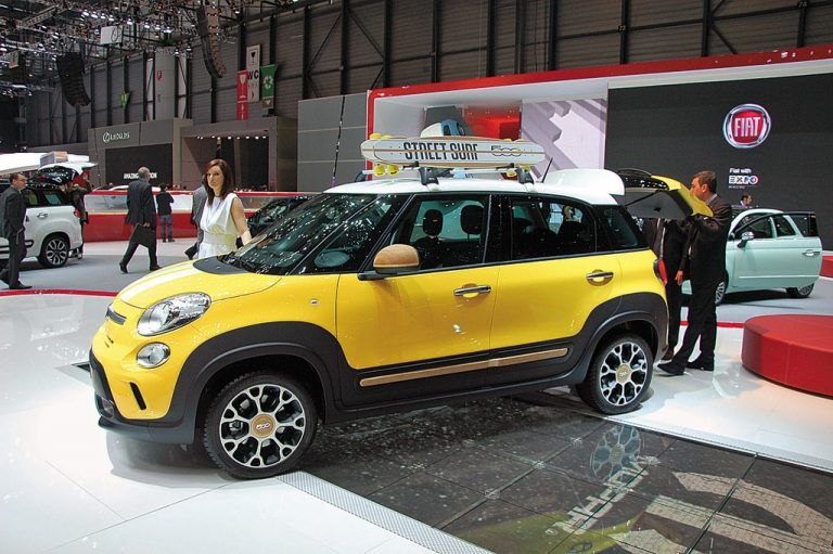 WachstumAuch die Fiat-Modellfamilie wächst, aber nur in bescheidenem Umfang. Zusammen mit der Einführung der neuen Modellvariante Fiat 500L Beats Edition und zusätzlichen Motorversionen wird die Fiat 500L-Reihe (Langversion) um Details erweitert.
