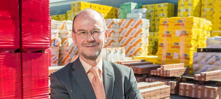 Walter Eiben betreut mit der BayWa Vorarlberg fünf Sparten. Darunter auch den Baustoffhandel, wo der größte Teil des Umsatzes mit Bauunternehmen gemacht wird. Fotos: VN/Steurer