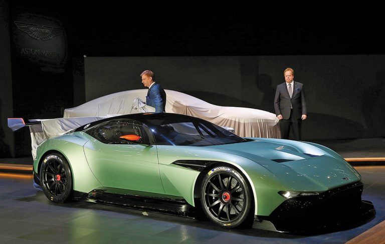 Wie ein VulkanDie britische Sportwagenmarke Aston Martin hat in Genf den Vulkan enthüllt - 800 PS stark, 2,5 Millionen Euro teuer - aber nur für die Rennstrecke.