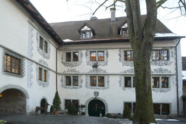 Wie es mit der Bregenzer Gastro- und Hotelinstitution Deuringschlössle weitergeht, entscheidet sich heute. Foto: VN/Paulitsch