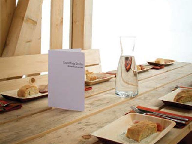 WinterkulinariumAuf Schneeschuhen geht es in Sonntag-Stein zur Bergstation Oberpartnom. Dabei wandern die Teilnehmer von einer Gourmetstation zur nächsten und lassen ihren Gaumen verwöhnen.