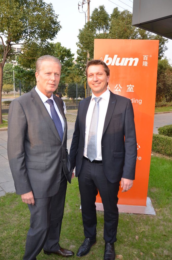 Wirtschaftsminister Reinhold Mitterlehner mit Philipp Blum.
