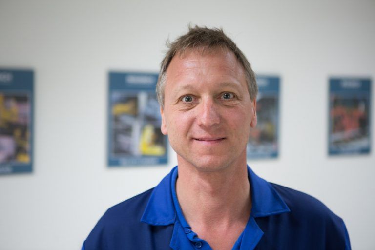 Wolfgang Bischof,ProduktionsleiterAn der Firma gefällt mir, dass es wirklich sehr familiär zugeht. Am Beruf finde ich interessant, dass wir jeden Tag neue Herausforderungen haben.