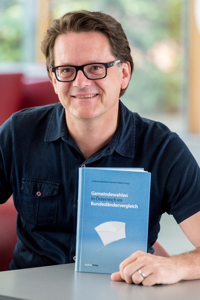 Zeithistoriker Weber spricht im Interview über Parteien, Größen und Bürgermeisterlohn.