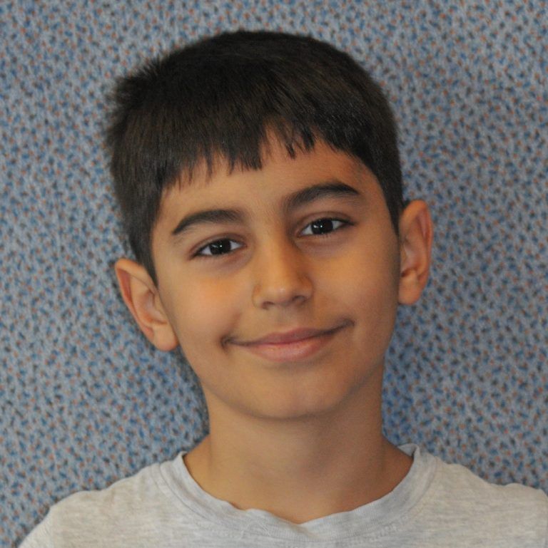 Yusuf,9 JahreIch bin gar nicht nervös. Ich wünsche mir, dass wir es richtig gut machen beim Auftritt. Mein Bruder wird auch zuschauen kommen.