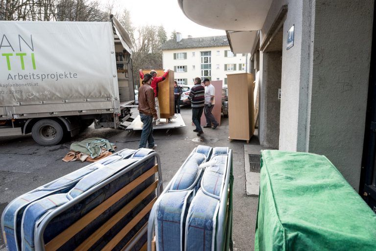 Zahlreiche Quartiere im Land werden bezugsfertig gemacht. Bis Ende Jänner sollen 270 weitere Plätze entstehen. Foto: Symbol, VN/Stiplovsek