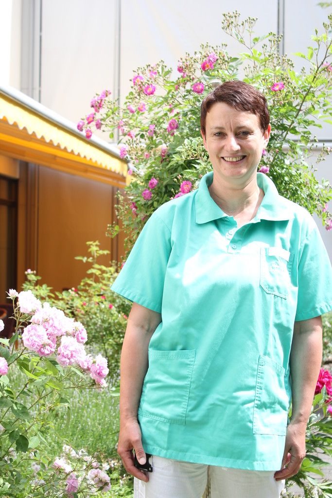 Ziel von „Pain Nurses“ wie Renate Sandrell ist es, Schmerzen zu lindern - und so zu mehr Lebensqualität zu verhelfen. Foto: VN/Stauber