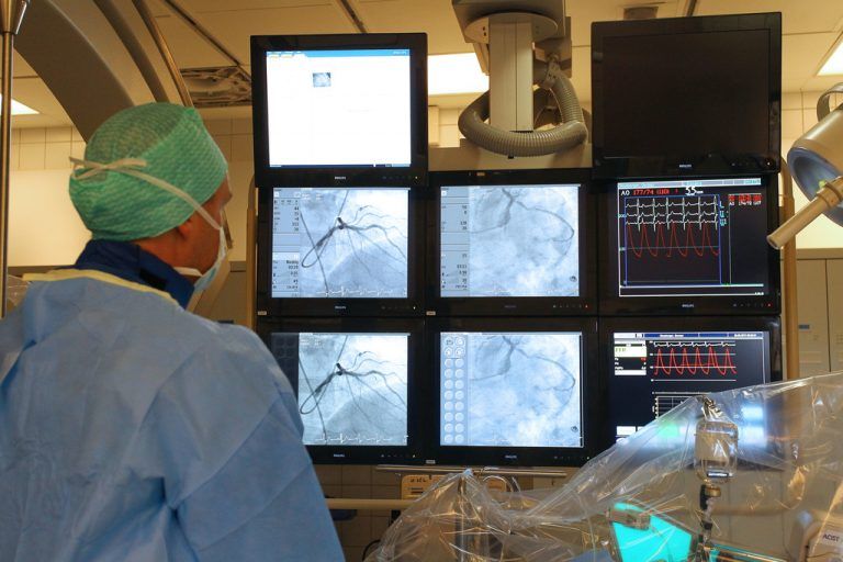 Zu viel Cholesterin ist schlecht fürs Herz, im Notfall leistet das Herzkatheterlabor Hilfe.  Foto: VN/Hofmeister