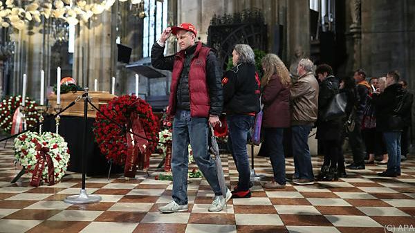 Trauerfeier ist zu Ende: Tausende nahmen von Niki Lauda Abschied