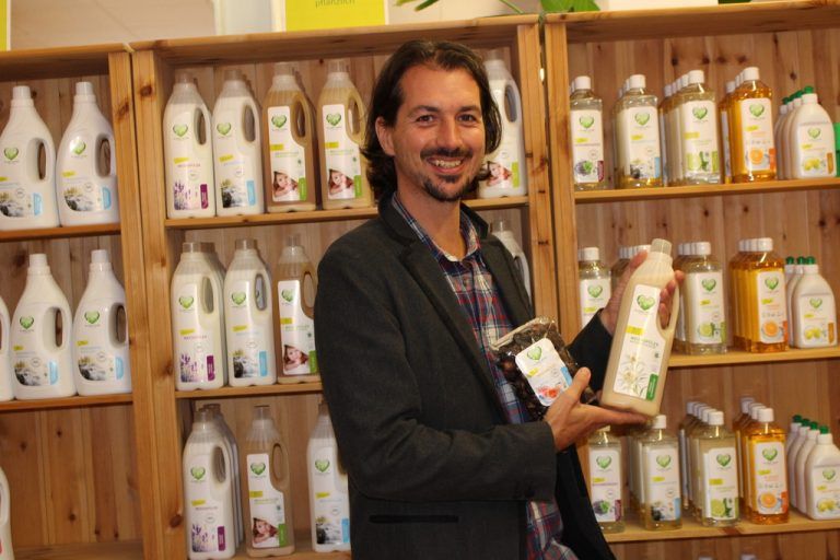 2011 brachte das Unternehmen Planet Pure das erste biozertifizierte Waschmittel auf den Markt. Foto: sis
