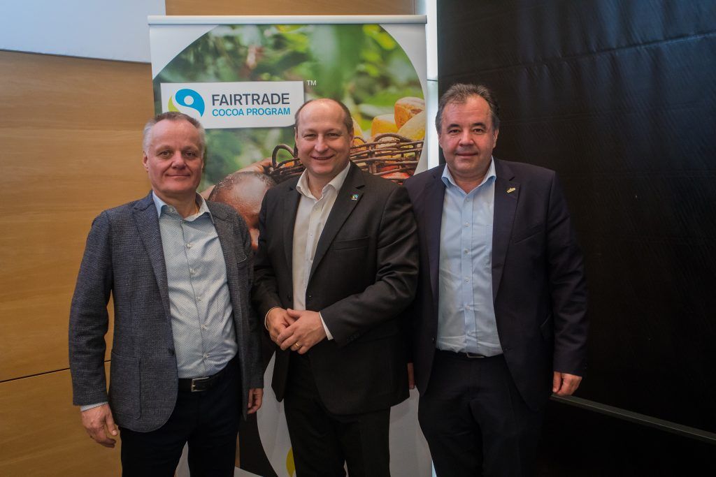 Schokolade naschen und Kleinbauern fair bezahlen