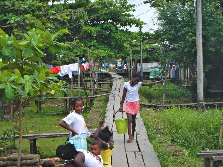 80 Prozent der Einwohner des Departmentos Chocó sind Afro-Kolumbianer, weitere zehn Prozent sind Ureinwohner. Fotos (3): Klimabündnis