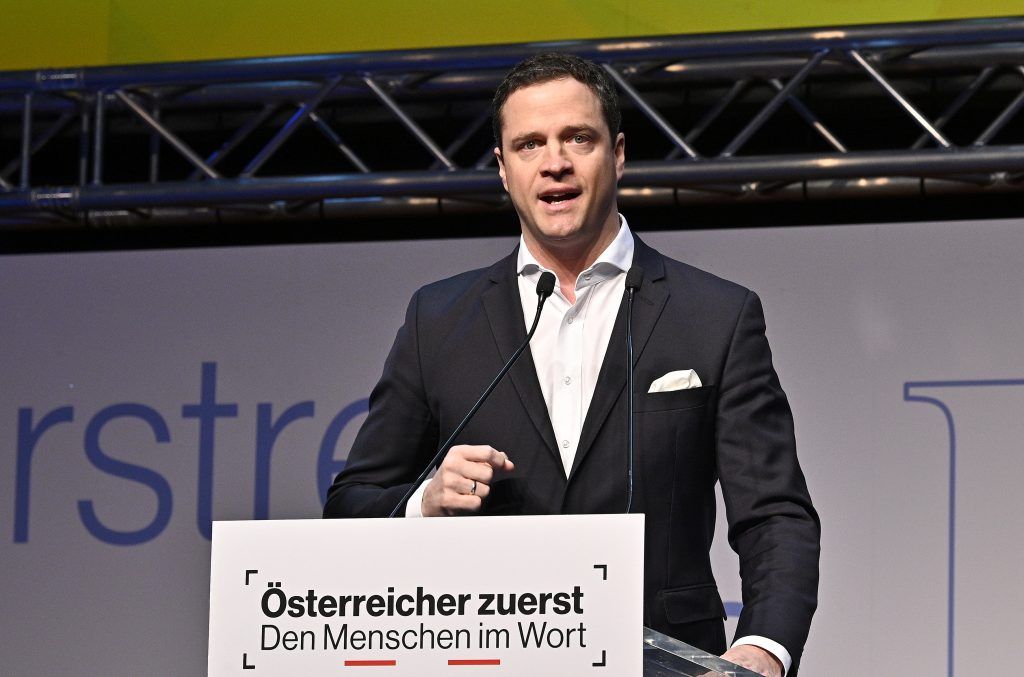 Gudenus tritt von allen Ämtern zurück