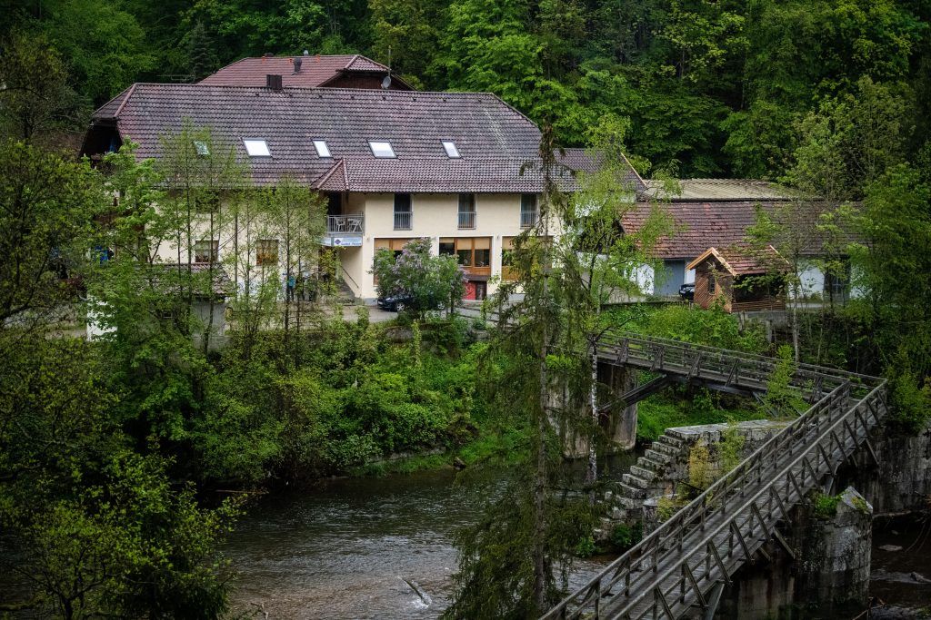 Zwei weitere Leichen bei Armbrust-Fall in Passau entdeckt