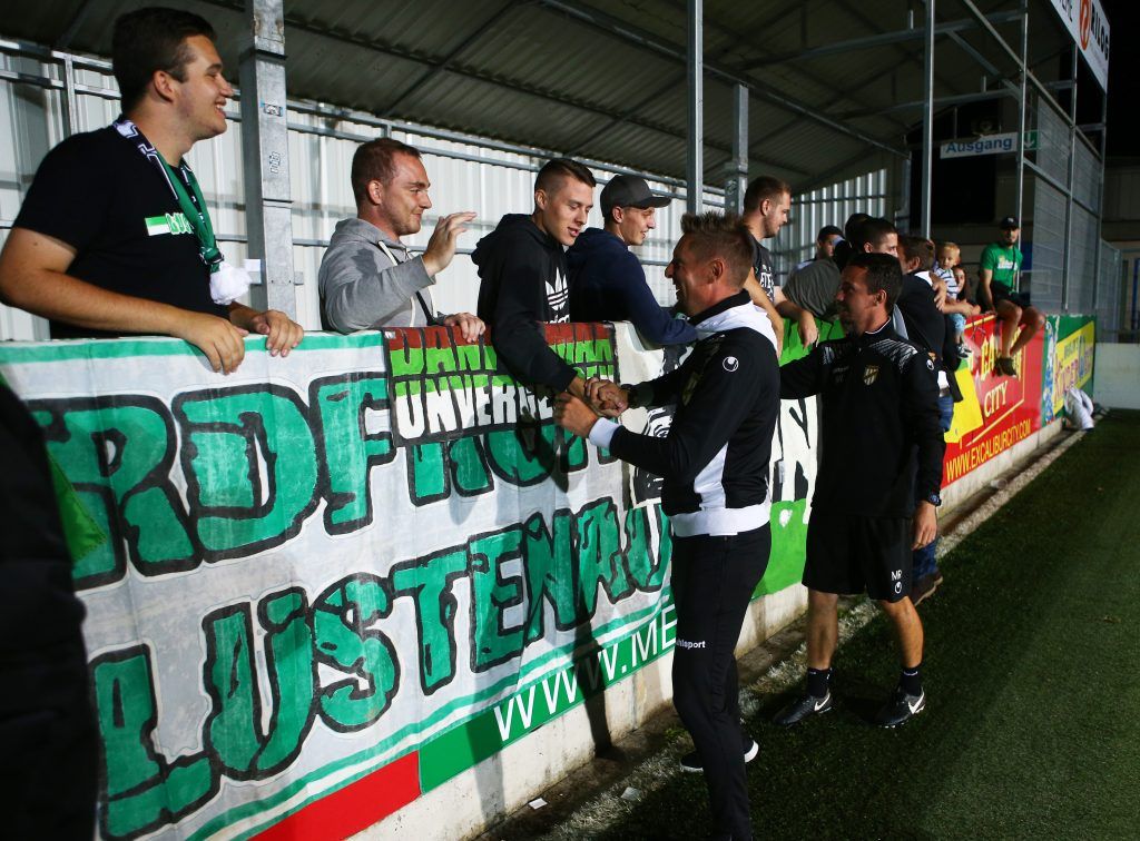 Zum Jubiläum von Austria-Trainer Gernot Plassnegger kommt der Titelanwärter nach Lustenau