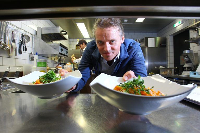 Reinhard Rauch liebt seine Arbeit und ist täglich in seinen Betrieben anzutreffen. Aber er fürchtet um die Zukunft der Gastronomie, weil es immer schwerer wird, Personal zu finden. Vn