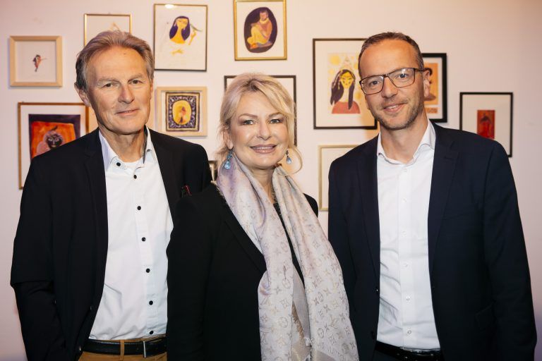  Wolfgang und Gertraud Zumtobel (l.) mit Christoph Winsauer.