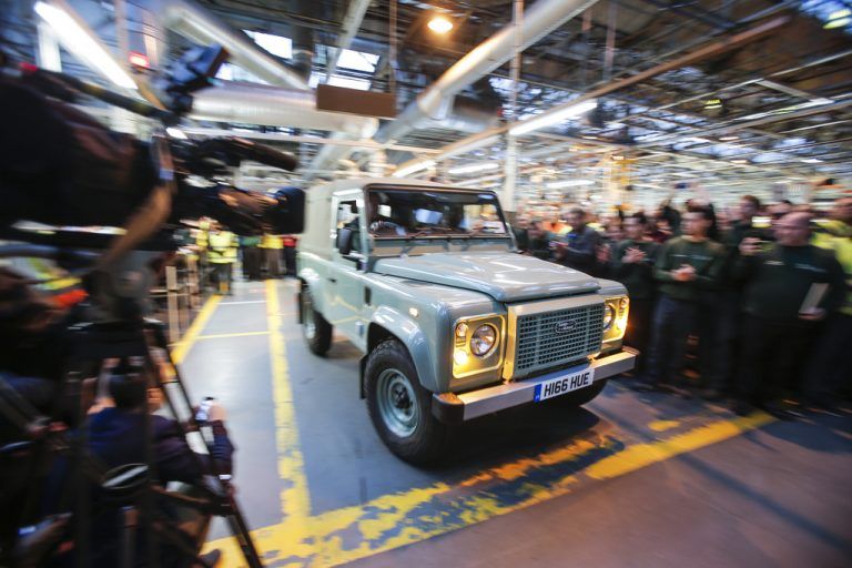 Am Freitag vor einer Woche hat der letzte Defender die Werkshallen in Solihull verlassen. Fotos: werk