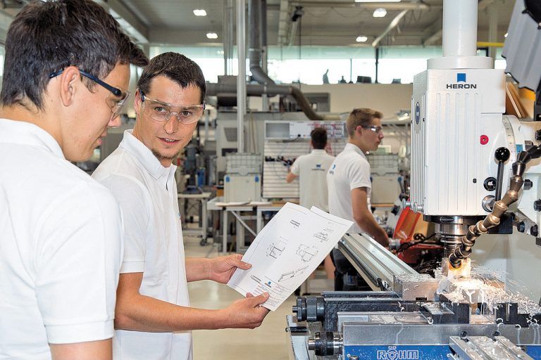 Andreas Miller (r.): „Die Lehre hat bei Heron einen sehr hohen Stellenwert.“