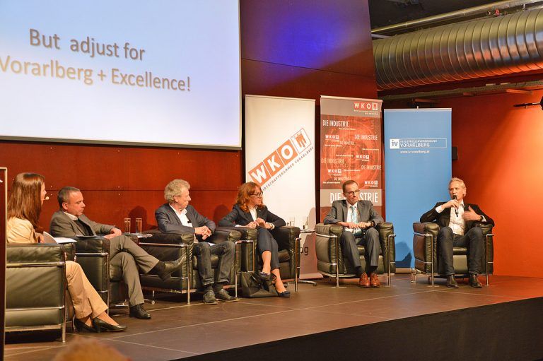 Angeregte Diskussion mit HTL-Vertretern und Industrie-SO Hinteregger und IV-Präsident Ohneberg.