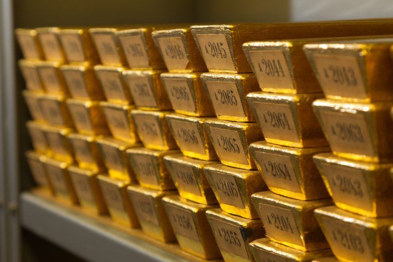 Anleger haben nach einem katastrophalen Jahresbeginn an den Aktienmärkten Gold als sicheren Anlagehafen wiederentdeckt. Foto: AFP