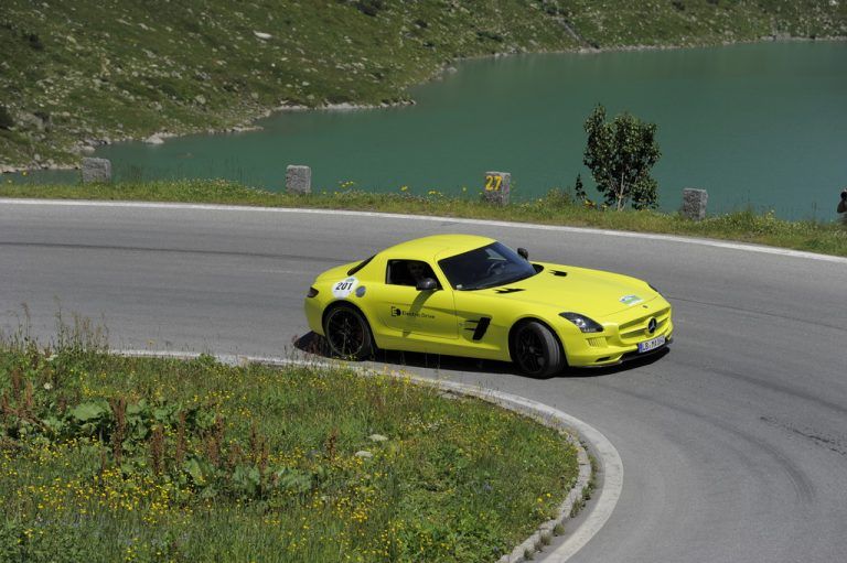 Auch dieser Mercedes SLS AMG E-Cell wird bei der E-Rallye mitmischen.  Fotos: VKW