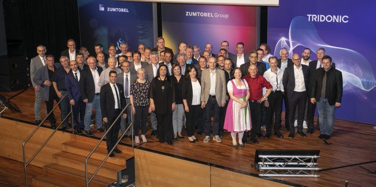 Auch heuer reichten die Jubiläen vom 10-jährigen Firmenjubiläum bis zu vier Jubilaren mit 45 Jahren Zugehörigkeit zur Unternehmensfamilie. Fa/MH