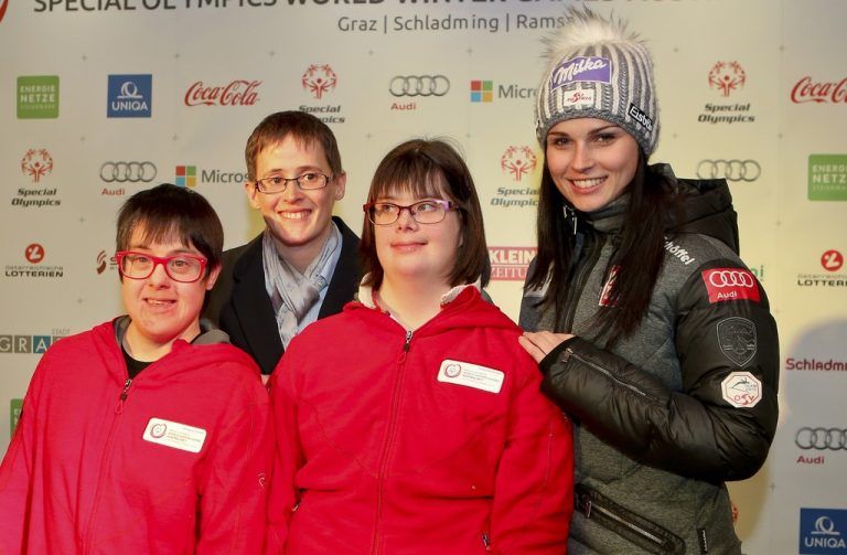 Audi und Markenbotschafterin Anna Fenninger unterstützen die Special Olympics World Winter Games. Diese Woche fanden die Pre-Games statt. Fenninger: „Die Begeisterung der Sportler ist beeindruckend.“ Foto: Audi