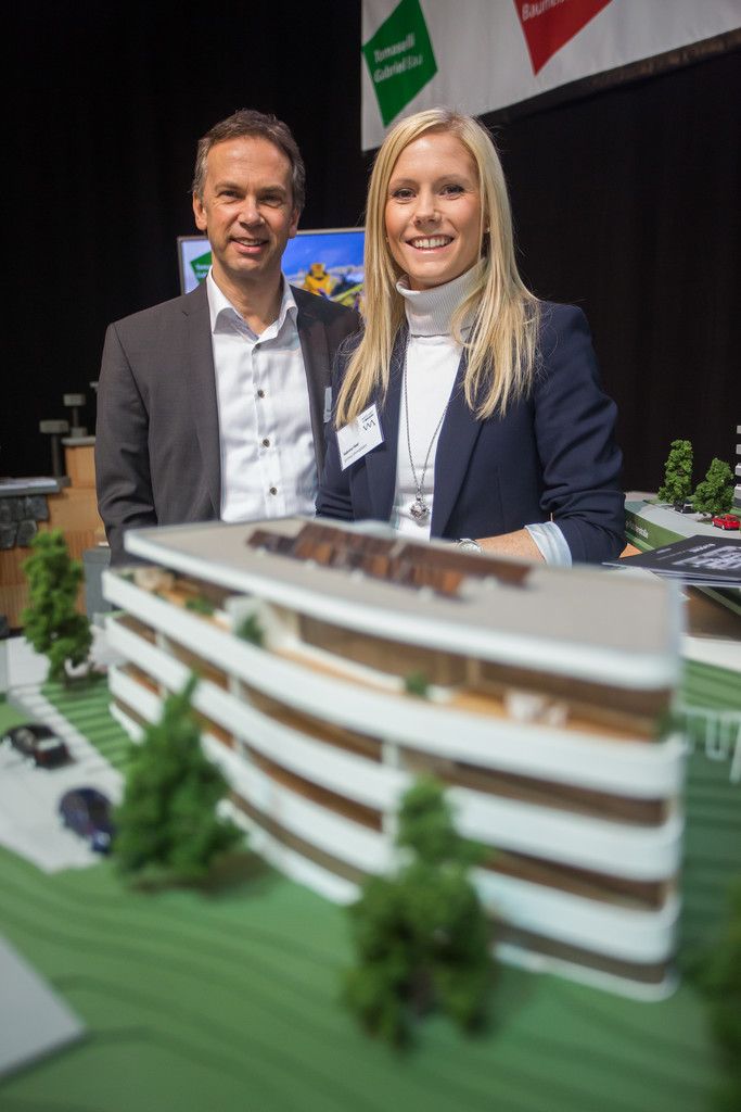 Beatus Fleisch und Sabrina Heel von Primus Immobilien sind auf der Combau vertreten. Foto: VN/Steurer