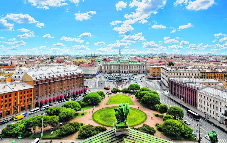 Beeindruckender Blick auf St. Petersburg von oben. Fotos: shutterstock