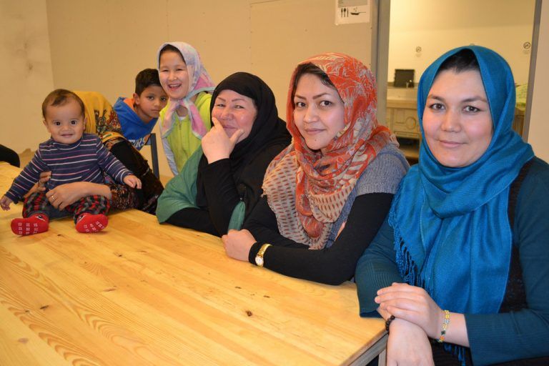 Ikea sorgt für Möbel in Flüchtlingsquartieren ...