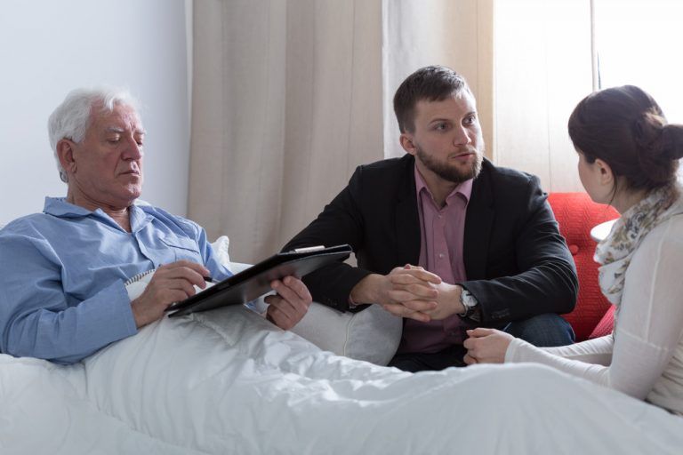 Bei Schenkungen jedweder Art gibt es ganz klare Regeln, die im Erbrecht formuliert sind.